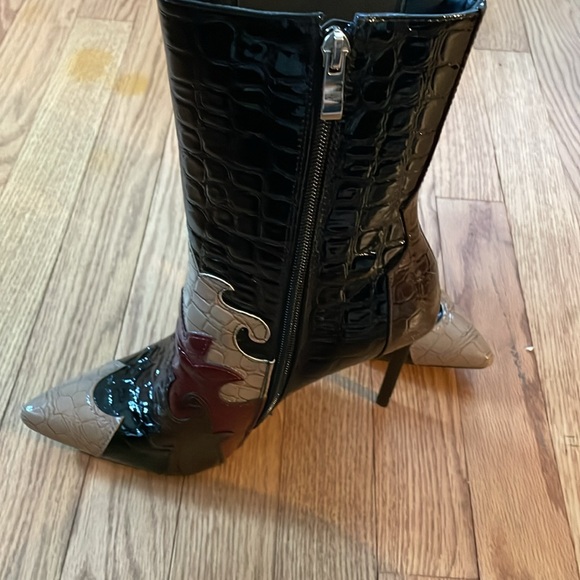 New Azalea Wang Cowboy Stilettos - Picture 2 of 6